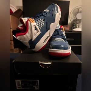 Air Jordan 4 retro gs messy room size 5.5 gs brand new with box